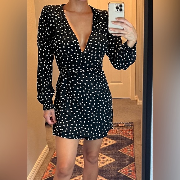 #18- Abercrombie and fitch black and white polka dot wrap romper Small - Picture 1 of 5